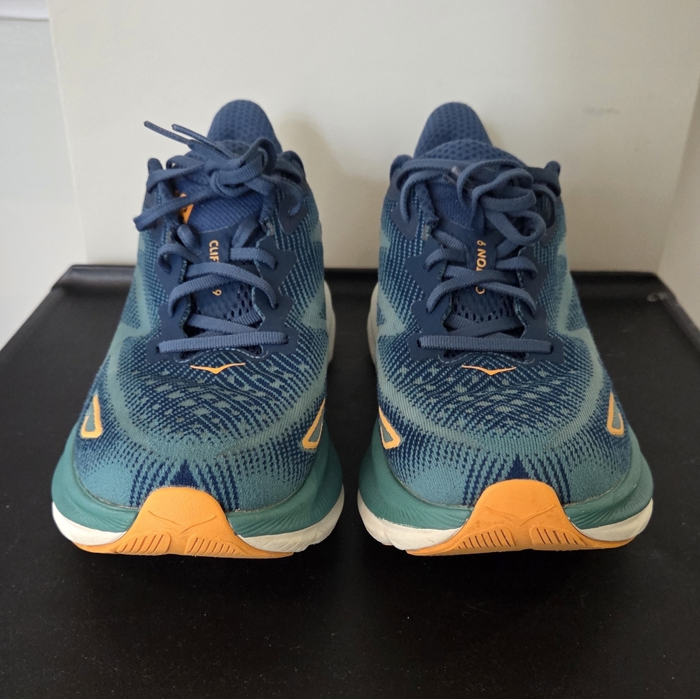 EUC Hoka Clifton 9 Running Shoes - Picture 3 of 16